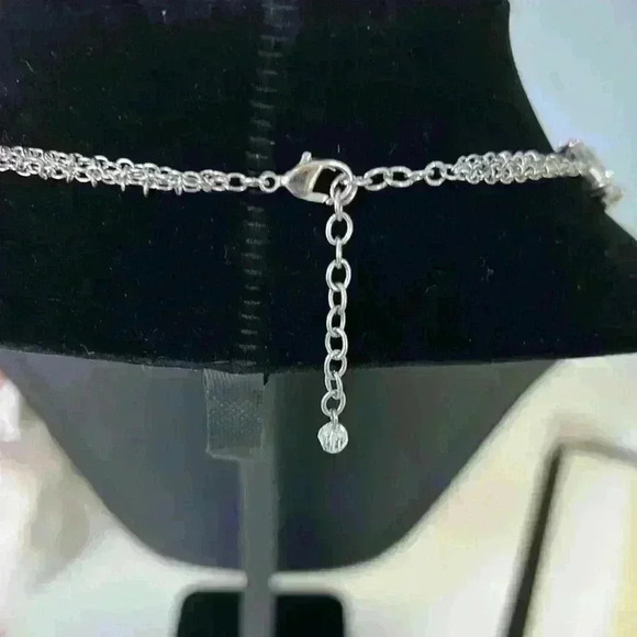 Gorgeous crystal necklace from Nordstroms - Picture 4 of 4